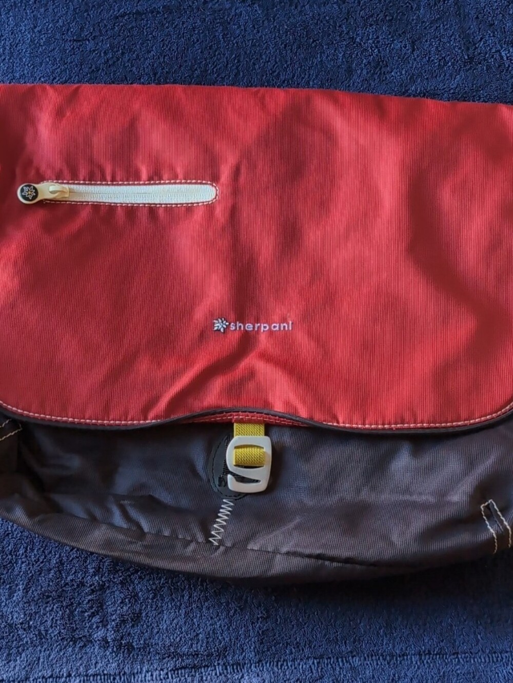 Sherpani Verve Messenger Bag